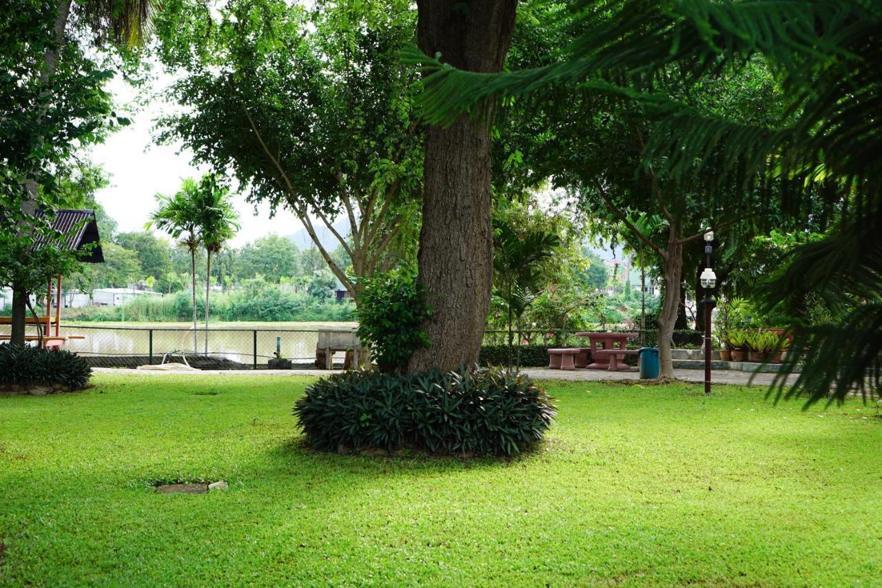 Smiley Frog Apartment Kanchanaburi Ngoại thất bức ảnh